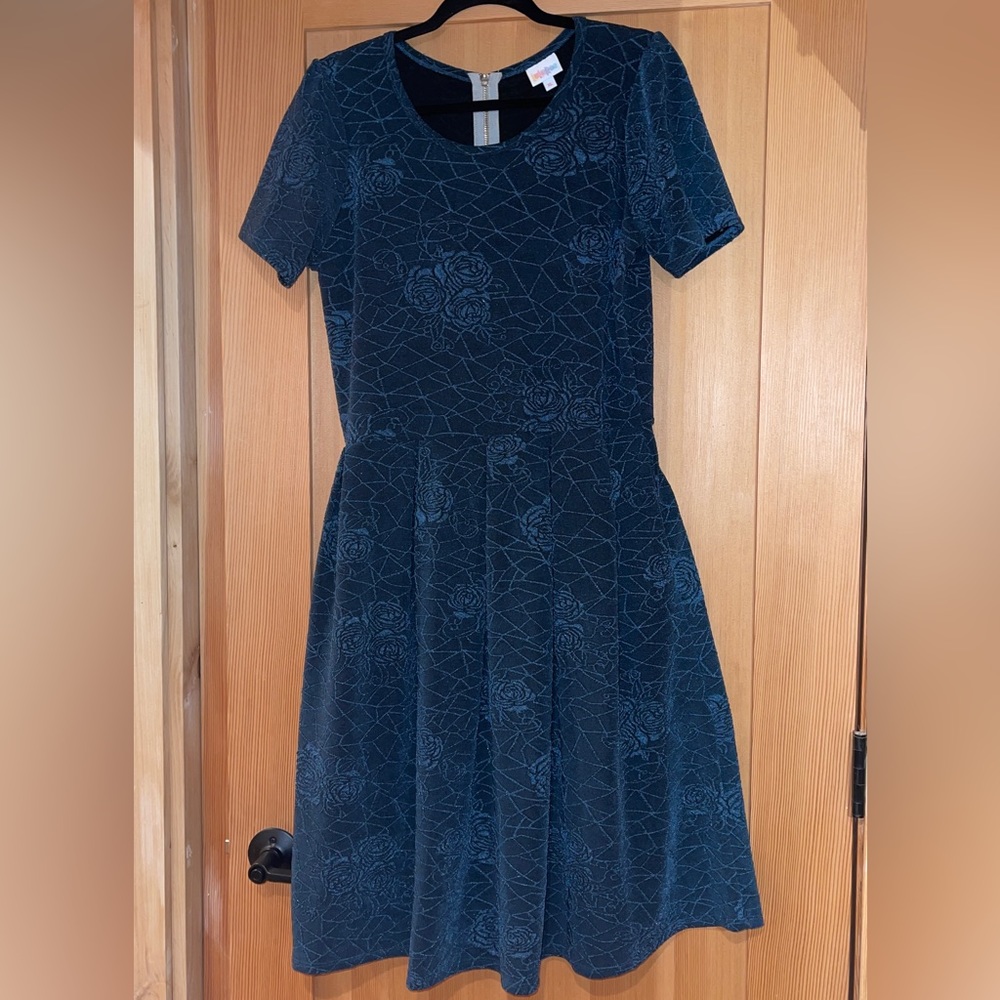 Brocade Teal LuLaRoe Amelia, size XL. Hacci fabric.